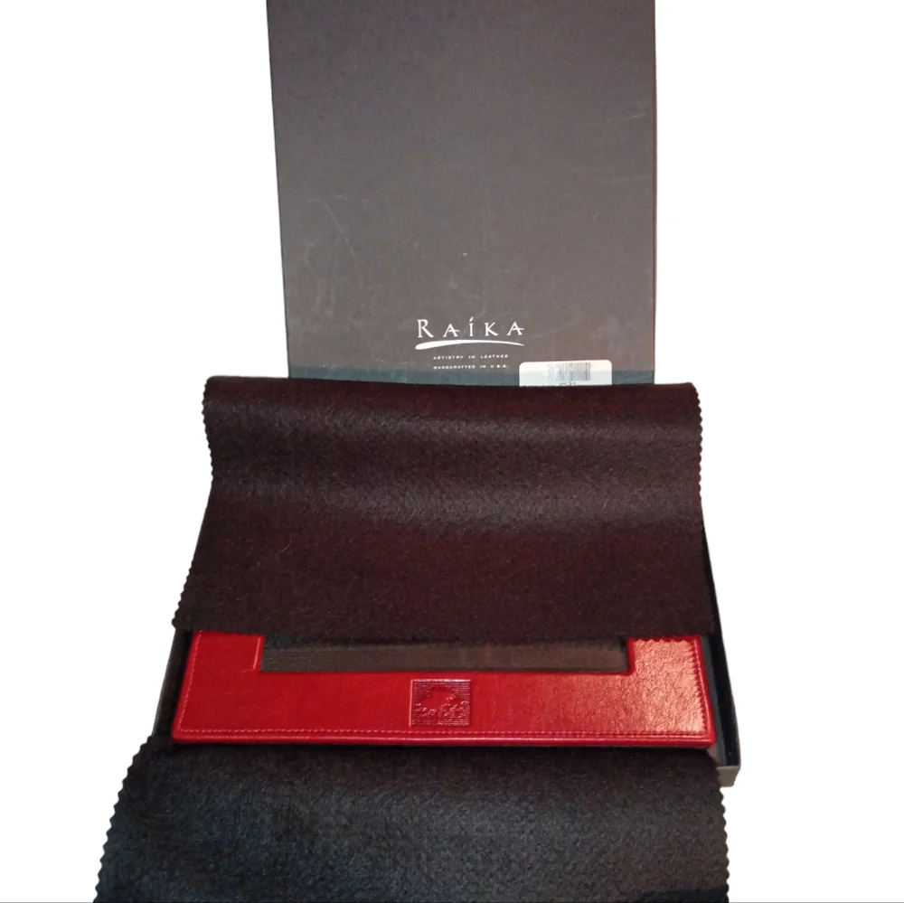Raika 5 X 7 WIDE BORDER LEATHER FRAME Red with an embroidered tree of li…